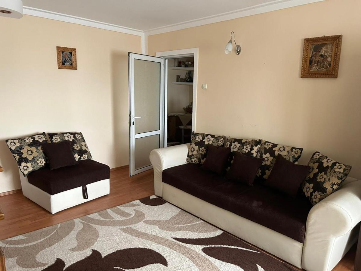 Apartament Онешти Экстерьер фото